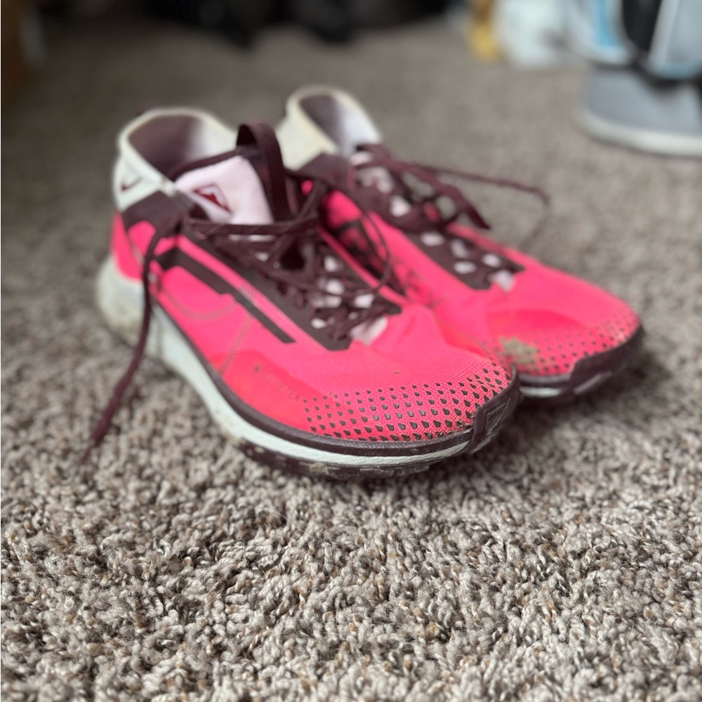 Nike Pink and White Athletic Shoes with Breathable Mesh